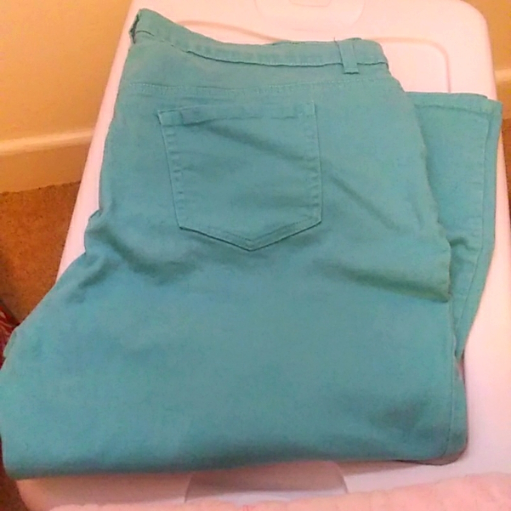 Size 20W Teal blue Gloria Vanderbelt denim jeans.